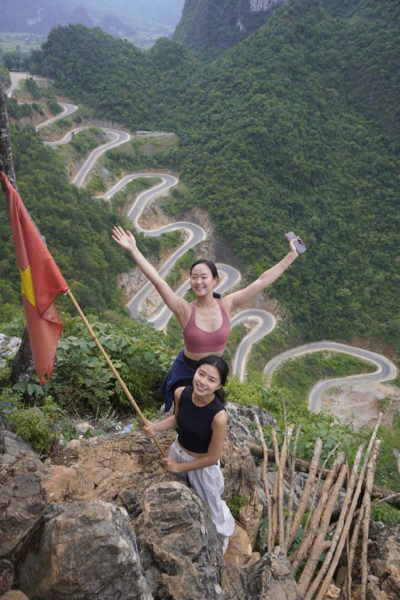 Khau-Coc-Cha -Pass-14-switchbacks-on-the-3-day-Cao-Bang-Loop