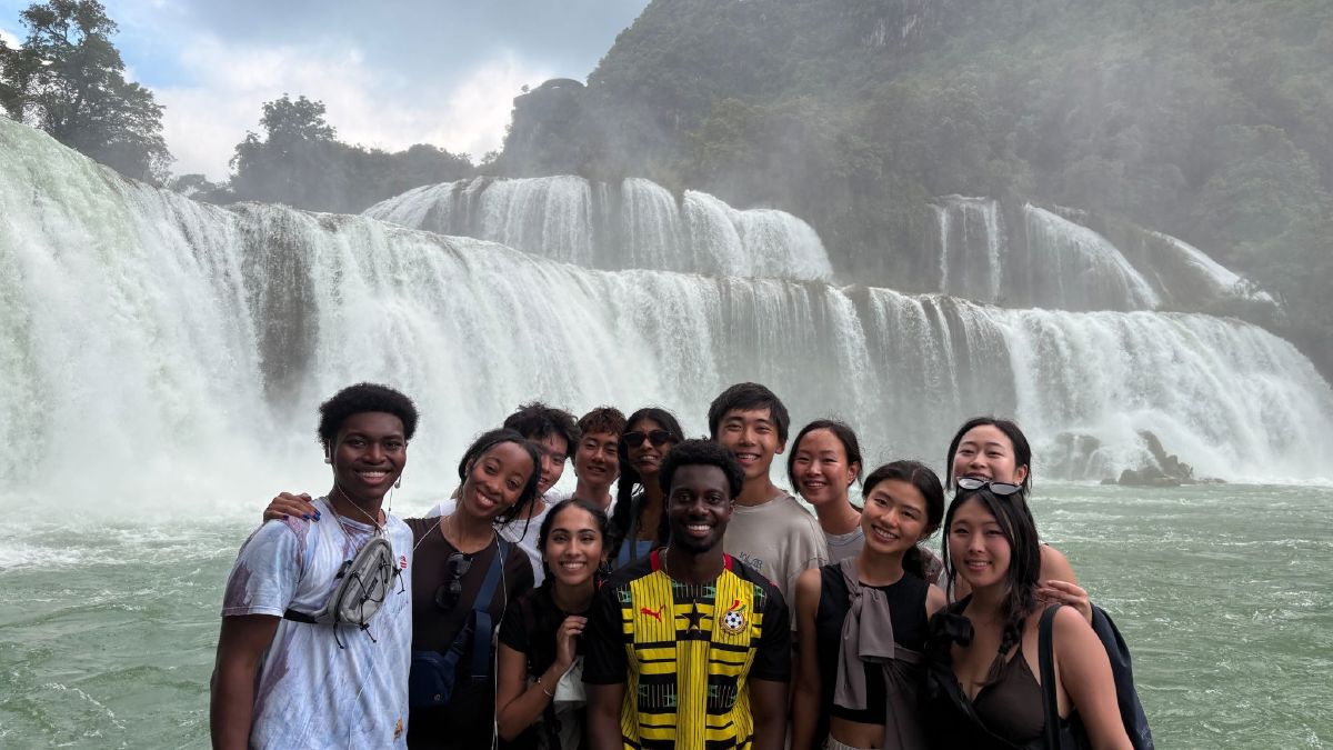Is-Cao-Bang-Loop-worth-visiting-Ban-Gioc-Waterfall-bamboo -raft