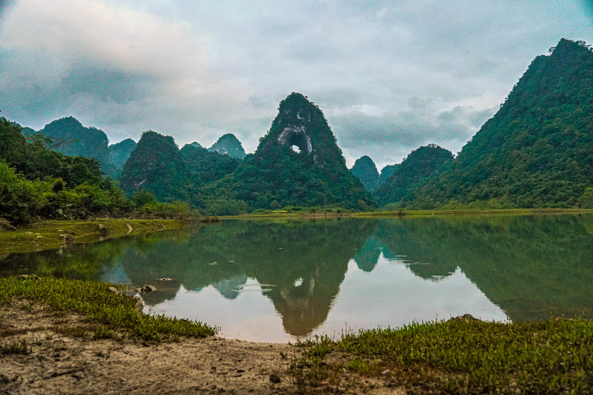 Núi Mắt Thần.jpg