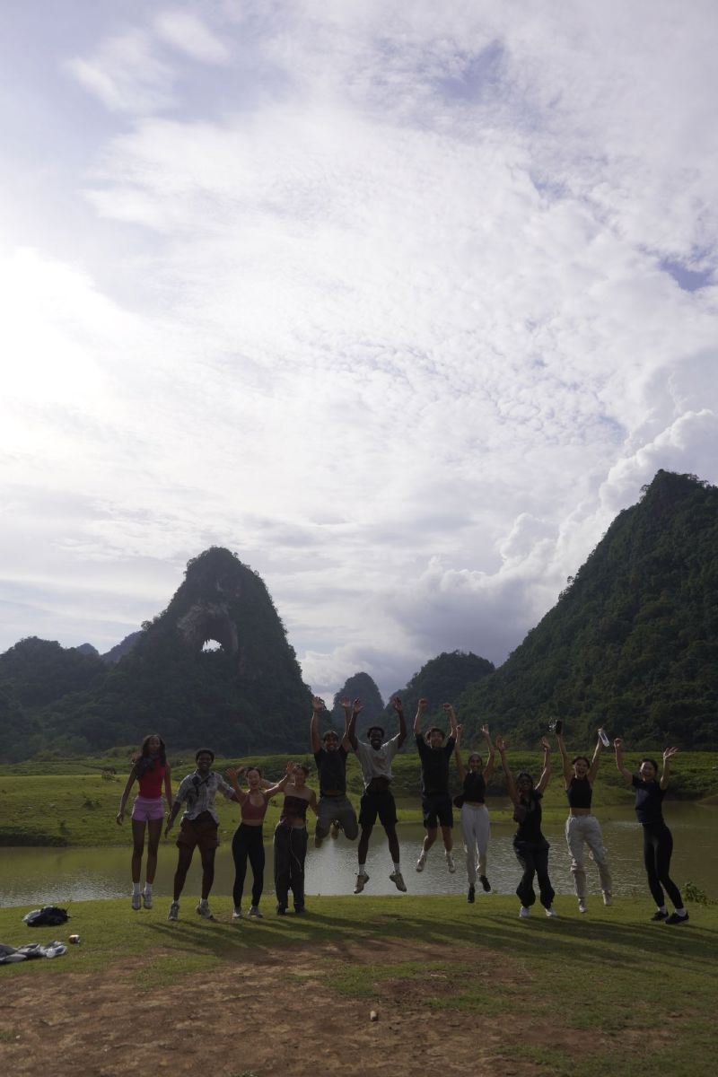 angel eye mountain photo spot. Angel-Eye-Mountain-round-hole-Cao-Bang-Loop