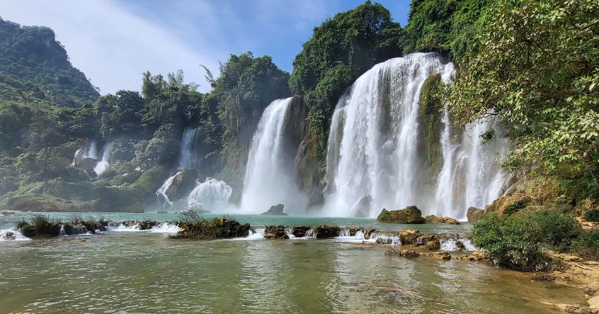 Ban Gioc Waterfall: The Main Highlight Ban Gioc Waterfall: The Main Highlight